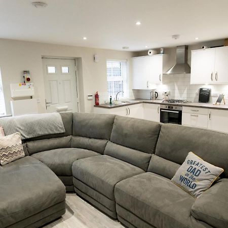 Townhouse In The Heart Of Poole With Beach Hut Apartment Bagian luar foto