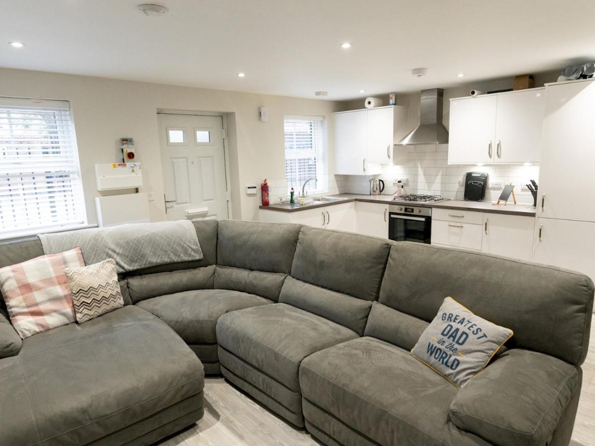 Townhouse In The Heart Of Poole With Beach Hut Apartment Bagian luar foto