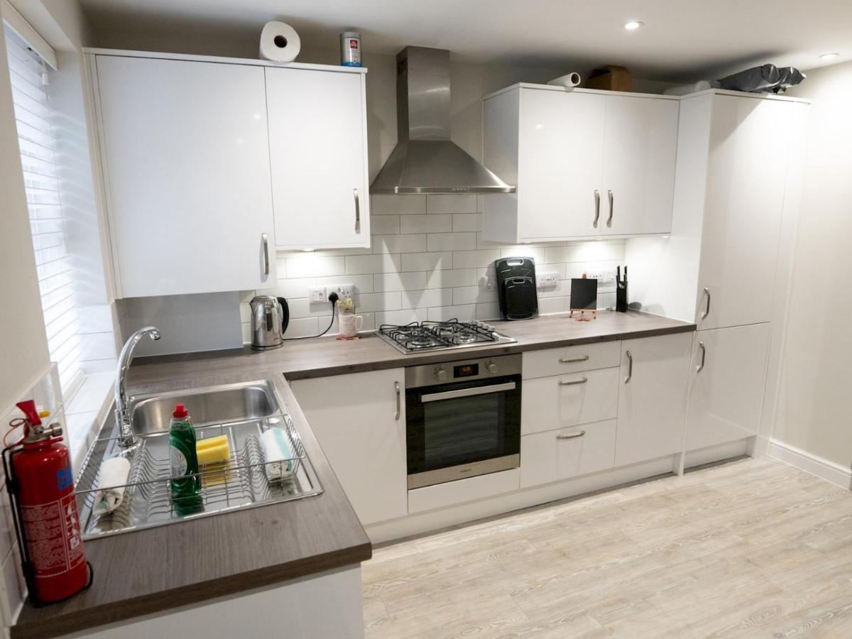 Townhouse In The Heart Of Poole With Beach Hut Apartment Bagian luar foto